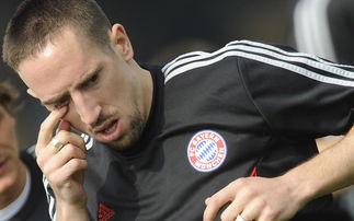 足球明星扮演老头,演绎岁月静好时光